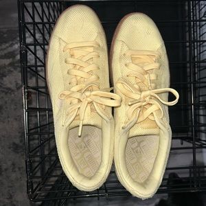 Men’s puma woven sneakers. Size 9.5 men’s.